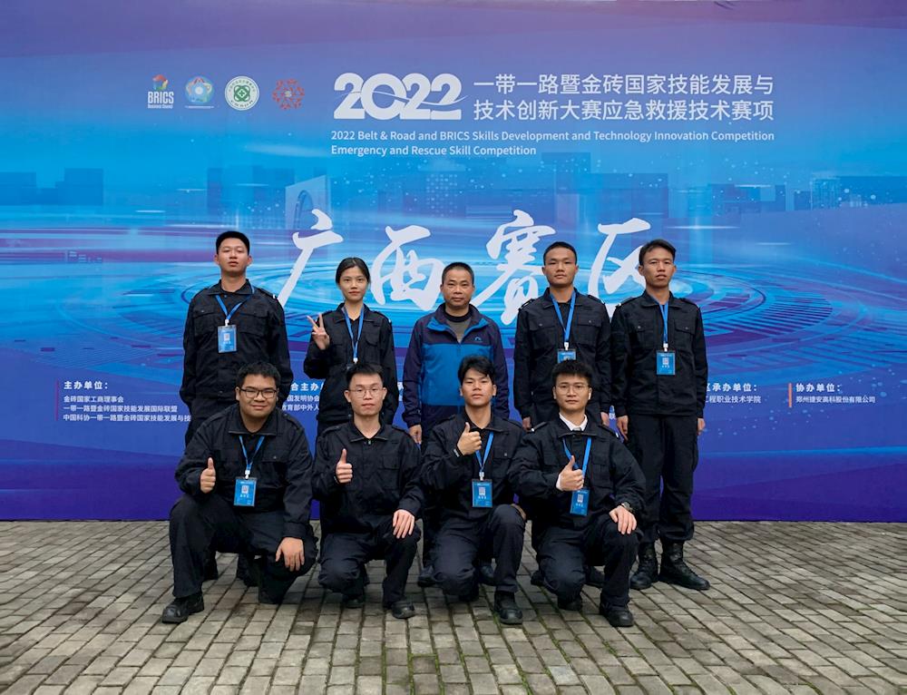 d425f97c2285428594c923a5da32b873.jpg d425f97c2285428594c923a5da32b873.jpg