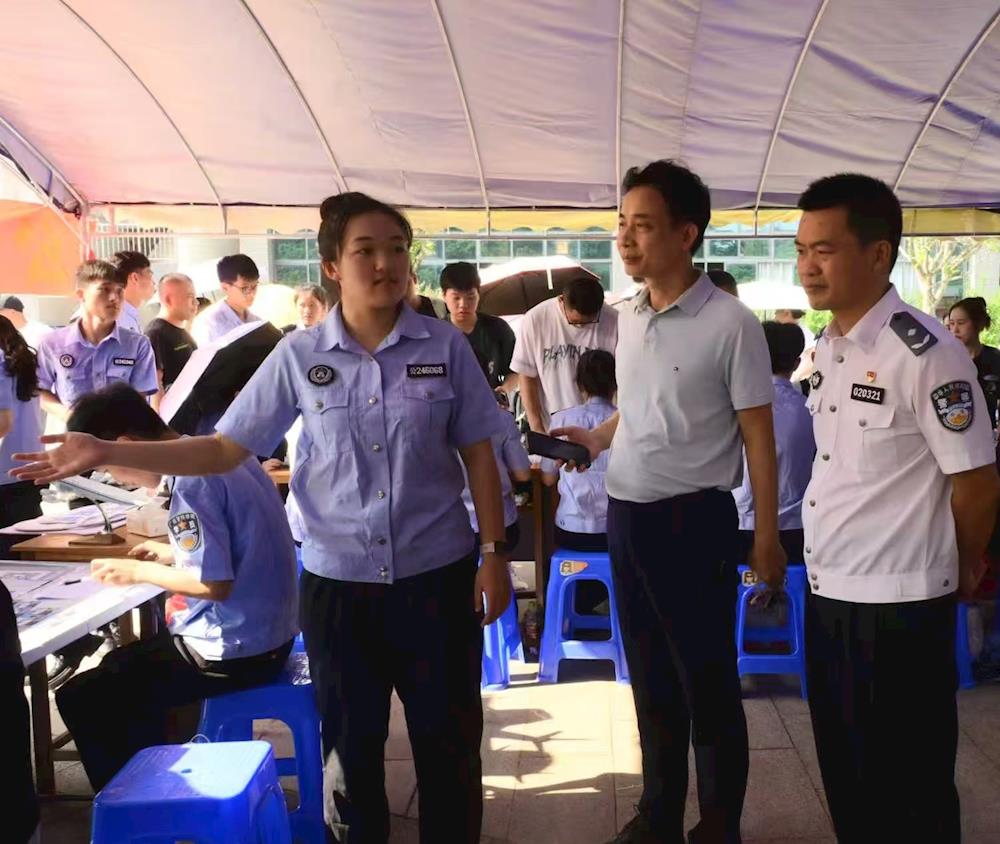 9f2884cebf43425bade5d0b33d50bb00.jpg 9f2884cebf43425bade5d0b33d50bb00.jpg