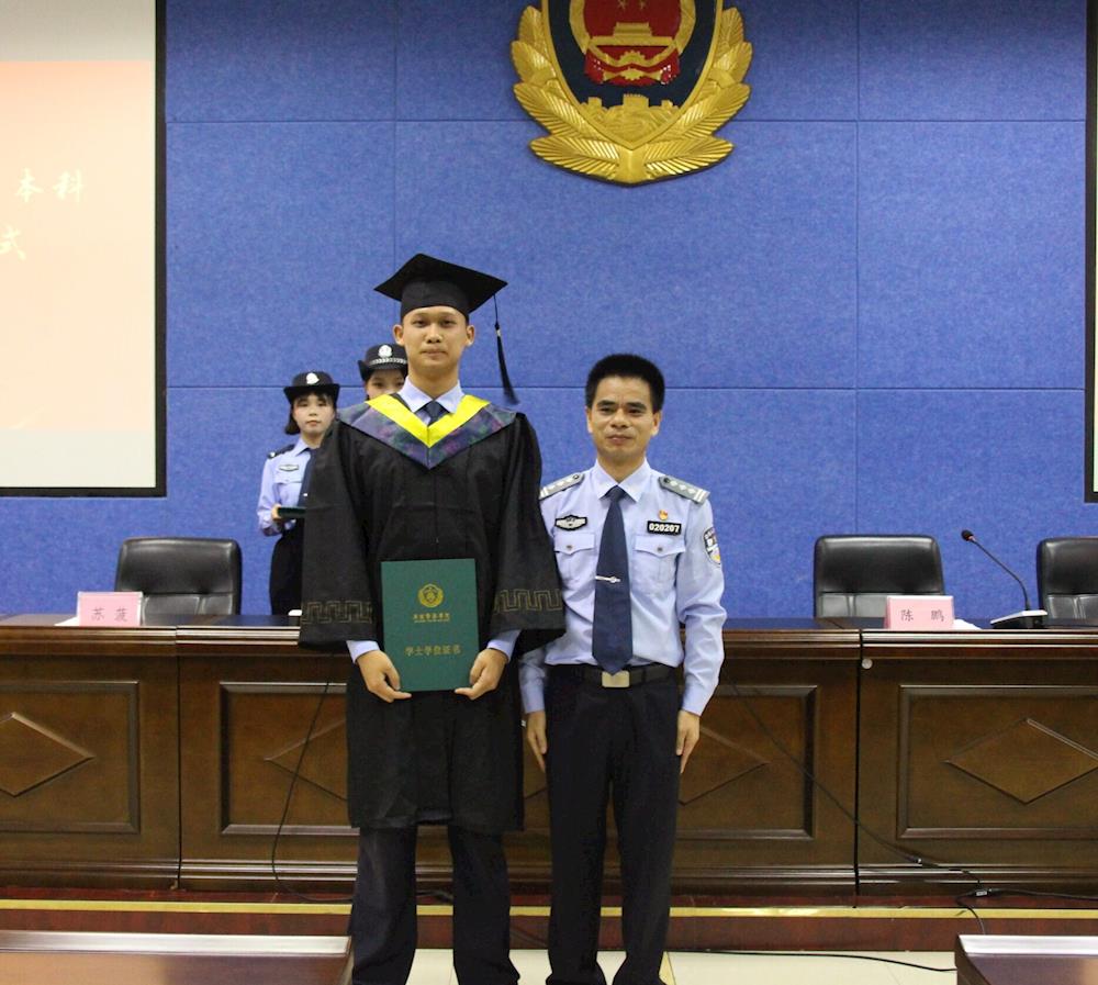 adb76cd14e7d464e9bd788aed763b702.jpg
