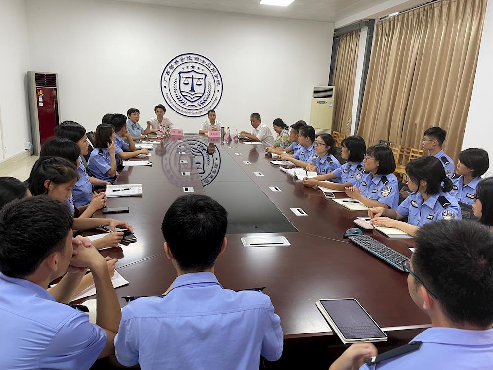 fc5fdfc4a3a2467cb1b99db15abce255.jpg