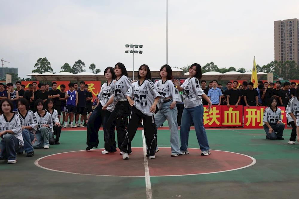 b74e77a16b3546149cdd897ad2fa892d.jpg b74e77a16b3546149cdd897ad2fa892d.jpg