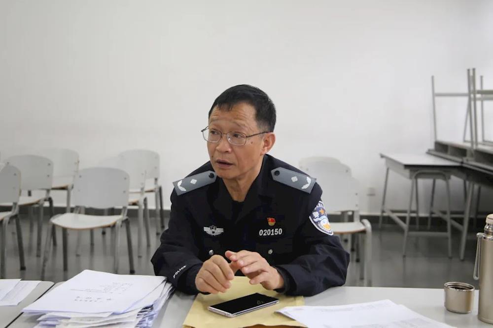 e4cdac6bf83148da9ca768c547accf8e.jpg
