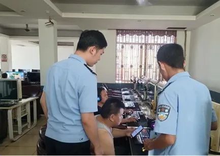 98c1681bcffd465e9d87925dcd860fb3.jpg