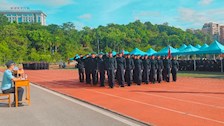 学校武装部组织2025级新生开展单个军人队列动作考核活动