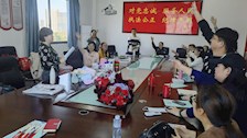 大学外语部开展庆祝“三八”国际妇女节活动