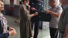 国资处组织对2020年新生军训服装、生活用品采购项目进行验收