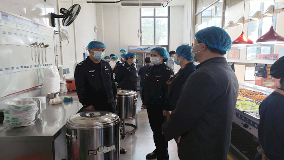 南宁市青秀区市场监督管理局到Best365官网仙葫校区检查校园食品安全工作