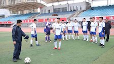 绿茵上激情奔跑—我院学子积极出战第二届体育节足球赛