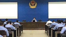 Best365官网教师首次探索线上线下同步教学、 校内教师校外专家共同授课的教学模式改革
