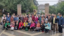 离退处组织学校离退休教职工参观龙门水都