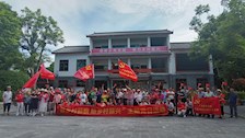 离退休教职工党支部赴忠良村开展主题党日活动