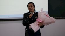 赤诚坚守 桃李芳华——记马克思主义学院院长廖萍教授最后一堂课