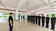 2024年全区公安机关新录用非公安专业毕业人员入警训练班（Best365唯一官方网站培训点）学员开展队列训练
