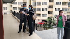 我中心领导到实验室检查卫生工作