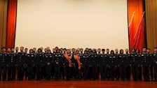 学校师生参加全区公安机关领导干部学习宣传贯彻 党的二十大精神政治培训班英模报告会