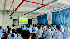 刑事科学技术学院组织全体党员师生观看警示教育片