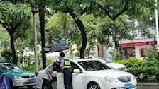 实习进行时 | 暴雨来袭，考场中的那一抹警察蓝