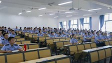 侦查学院开展2018级学生学位论文专题辅导