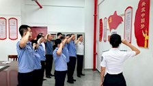 政治部党支部开展“庆七一 · 重温入党誓词”主题党日活动